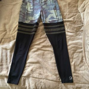 Bombshell camo thigh high leggings